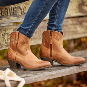 Ariat: Women's Darlin' Western Boot in Burnt Sugar