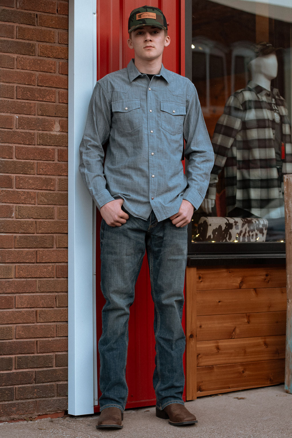 Ariat: Jurlington Retro Fit Shirt in Chambray Blue