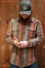 Load image into Gallery viewer, Wrangler Men&#39;s: Retro® Steiped Print Long Sleeve Western Shirt
