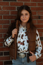 Load image into Gallery viewer, Ariat: Women&#39;s Swirls Faux Leather Vest
